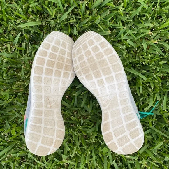 Nike Roshe One South Beach Shoes - Picture 4 of 6